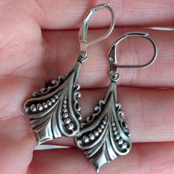 Vintage Lotus Dangling Silver Earrings