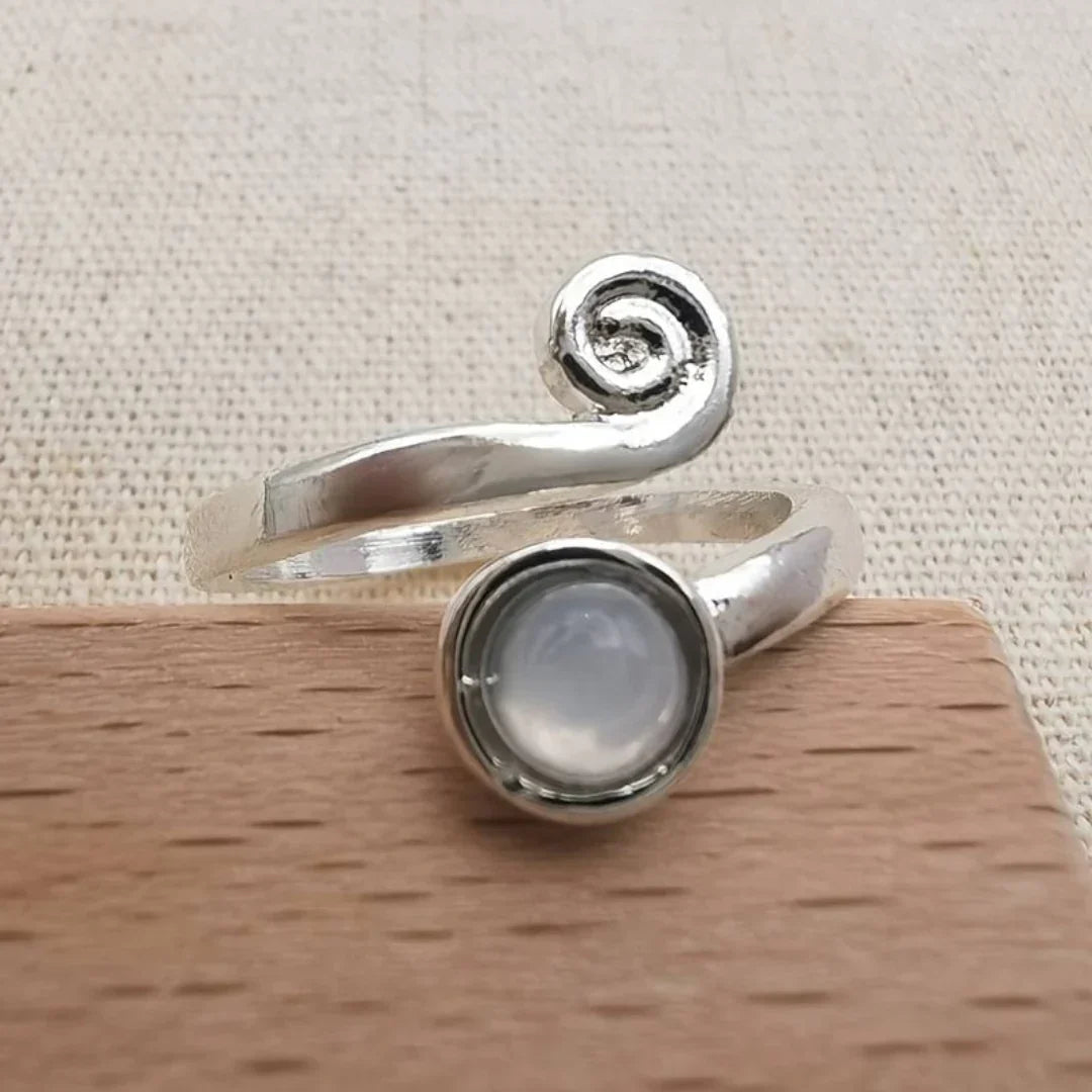 Vintage Spiral Moonstone Ring